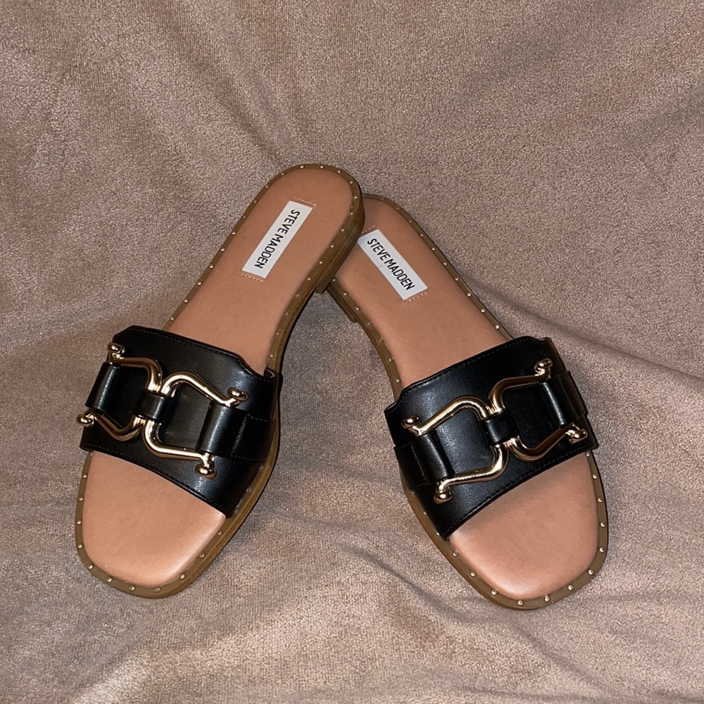 Steve Madden Akita Sandals